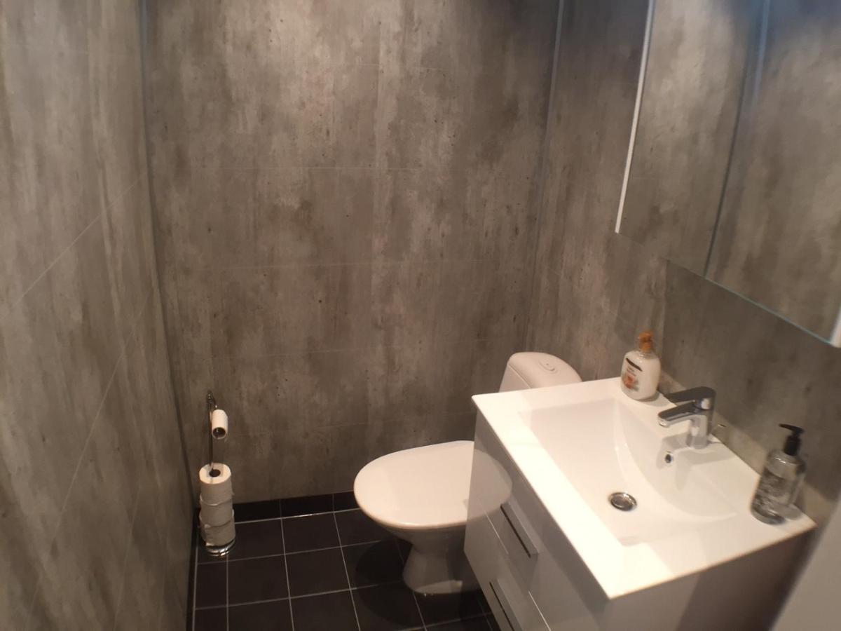 מאלמה Dubbelrum Med Extrasaeng Pa Markplan I Lugnt Villaomrade מראה חיצוני תמונה